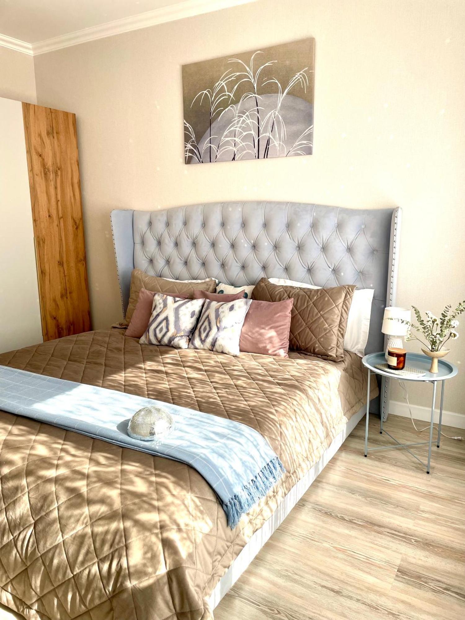 жк бизнес класса 4you рядом трц Mega по розыбакеива Apartment Almaty